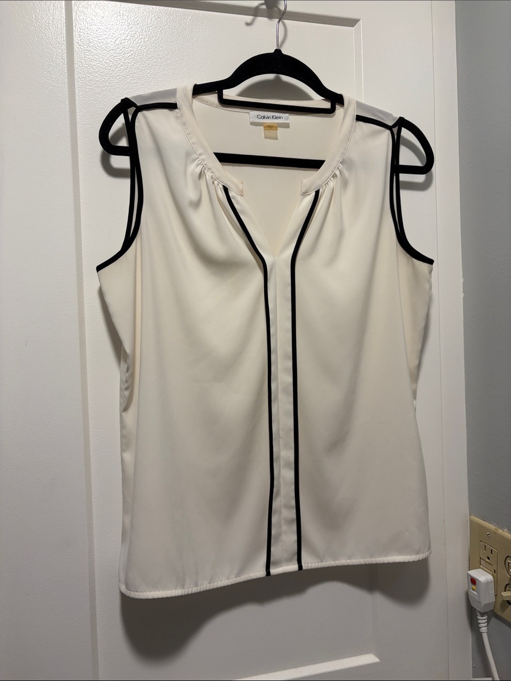 Calvin Klein Cream Sleeveless Top with Black Piping